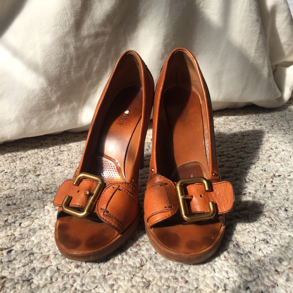 ⬇️$🎊Authentic Chloe Leather Buckle Heels Size 38 - Picture 2 of 8